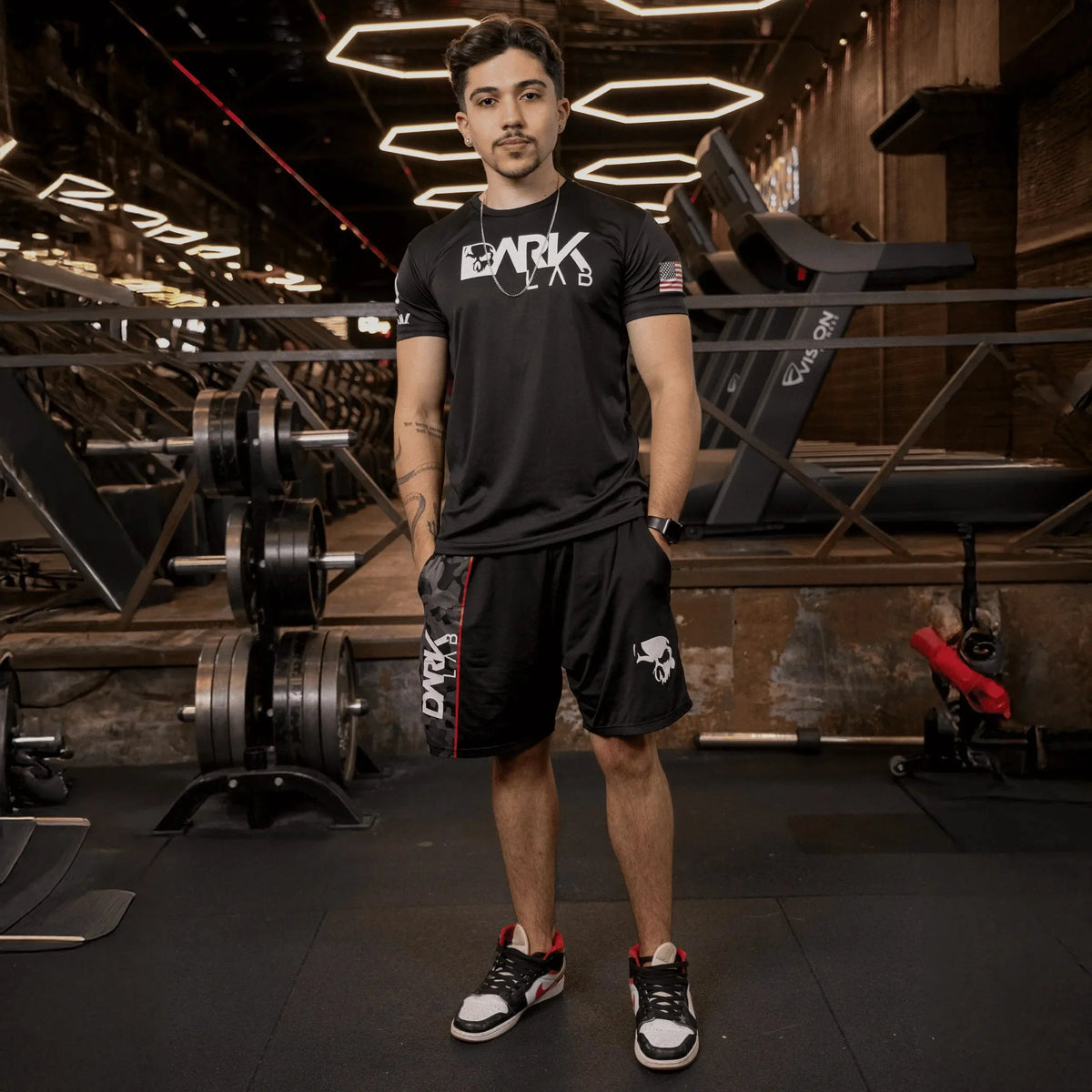 Bermuda Masc. Tecido Fino e Leve - Dark